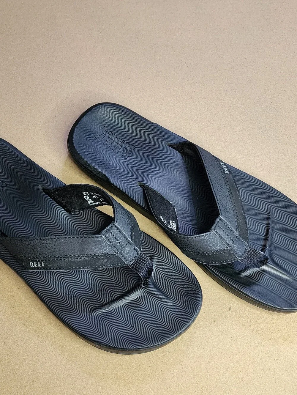 Reef Flip Flop Sandals Mens 10 Black Arch Support Cushioned Comfort Beach Travel